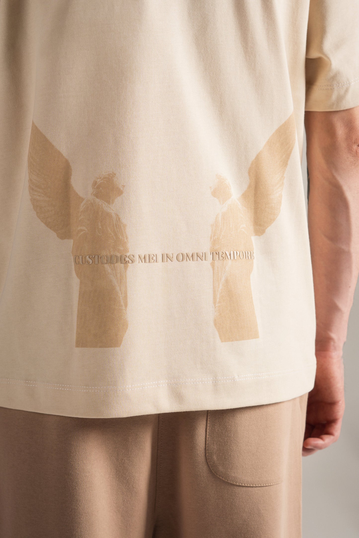 Camiseta Oversize Angelum Custos - Habano