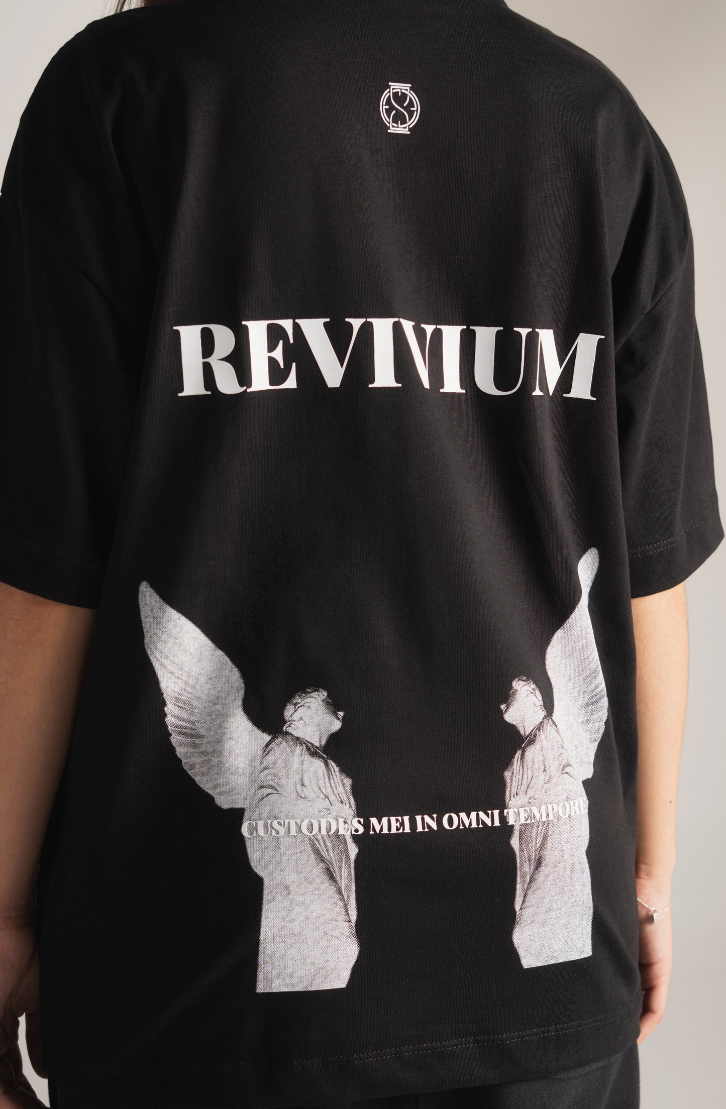 Camiseta Oversize Angelum Custos - Negra