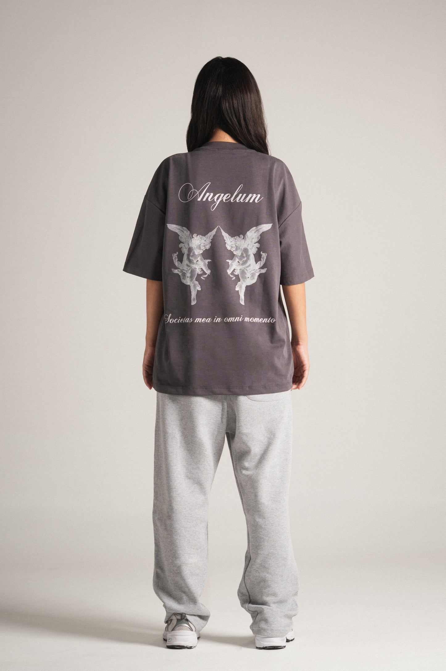 Camiseta Oversize Angelum Infans - Gris Plomo