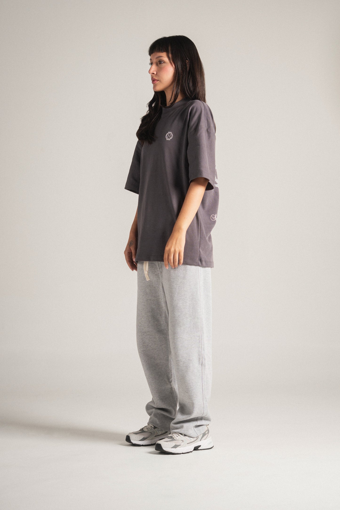 Camiseta Oversize Angelum Infans - Gris Plomo