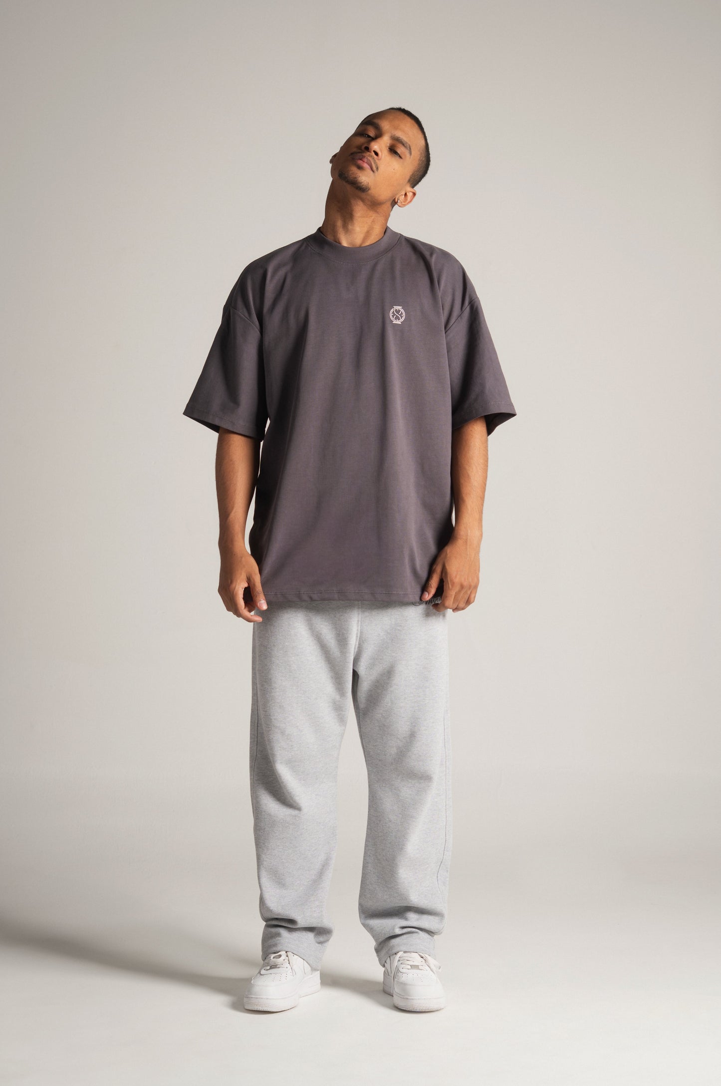 Camiseta Oversize Angelum Infans - Gris Plomo