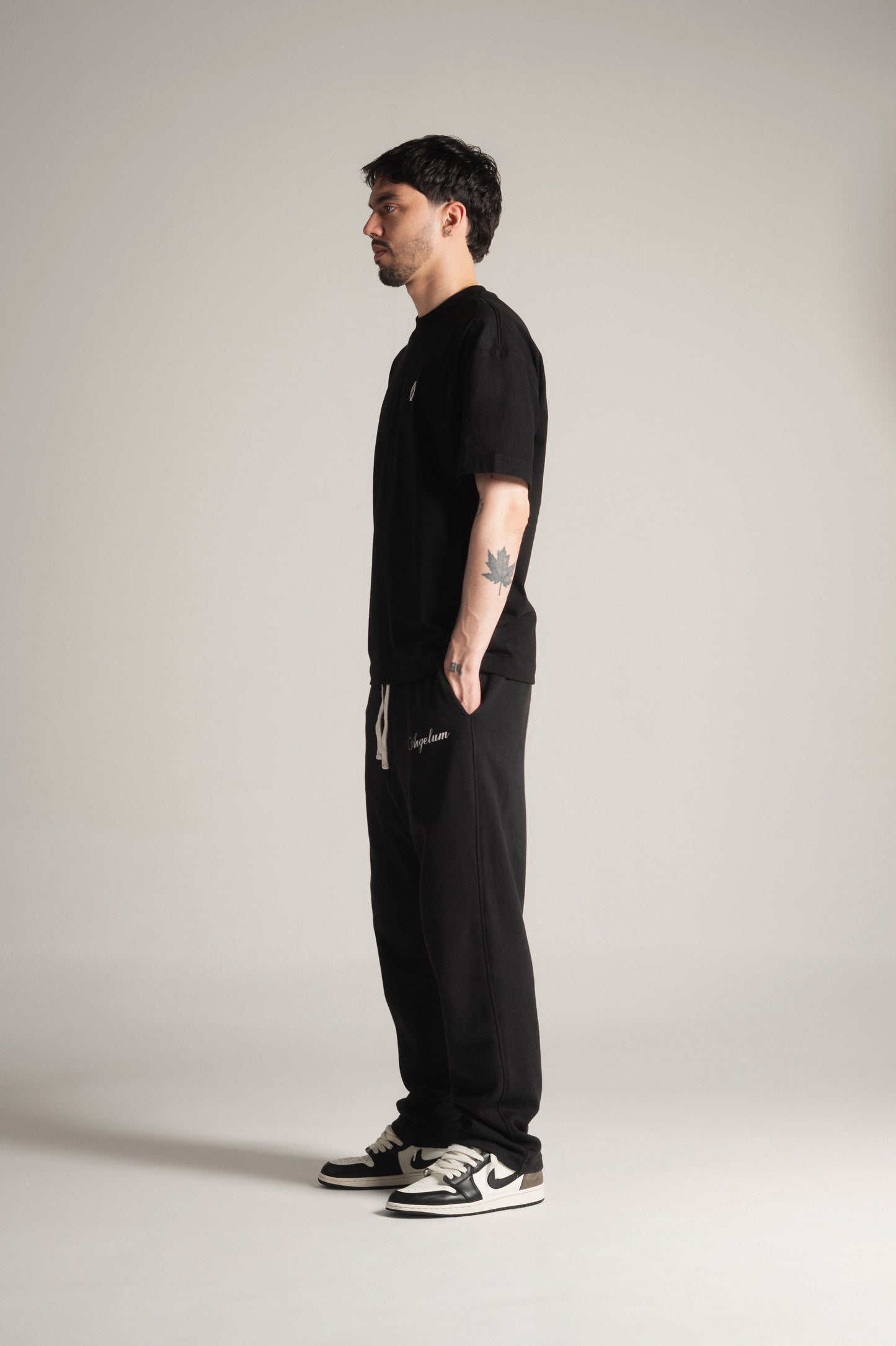 Camiseta Oversize Angelum Infans - Negra