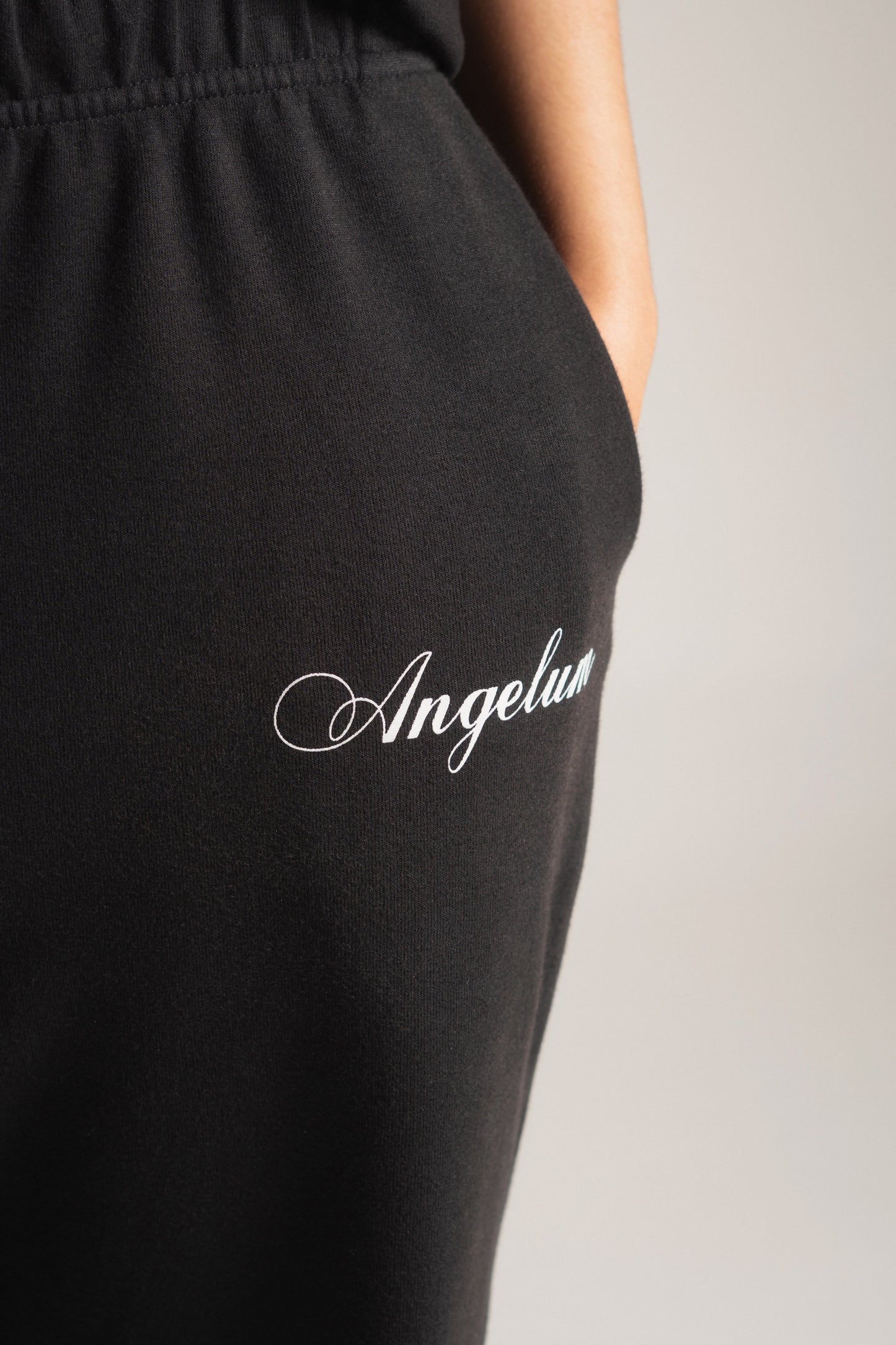 Sudadera Angelum - Negra