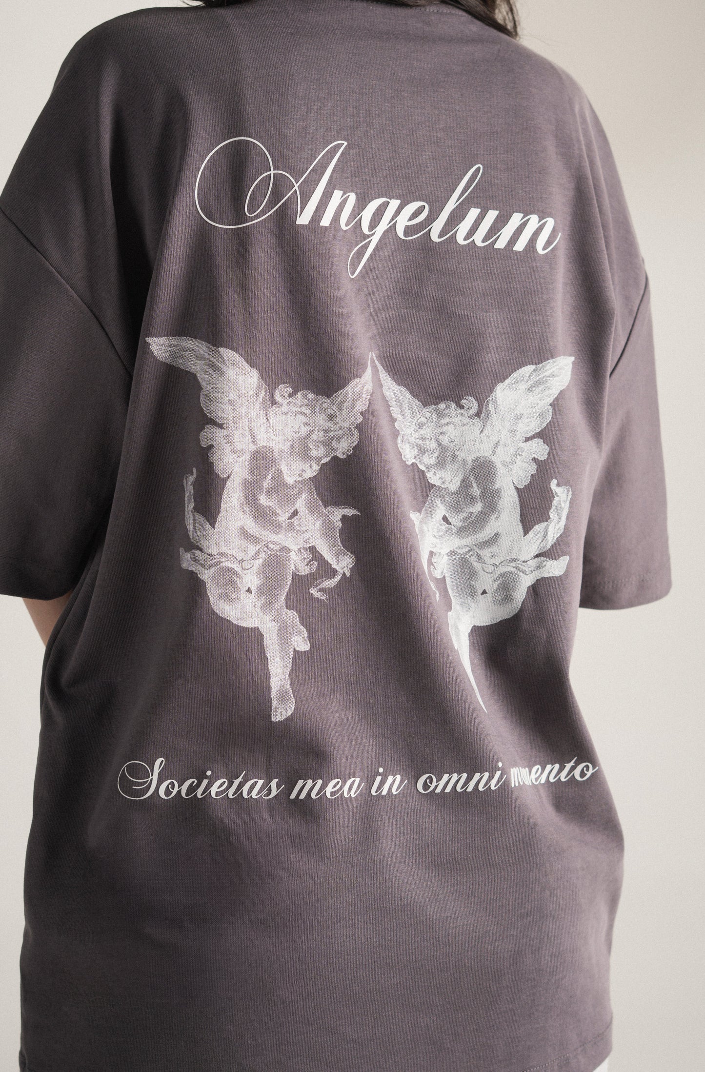 Camiseta Oversize Angelum Infans - Gris Plomo