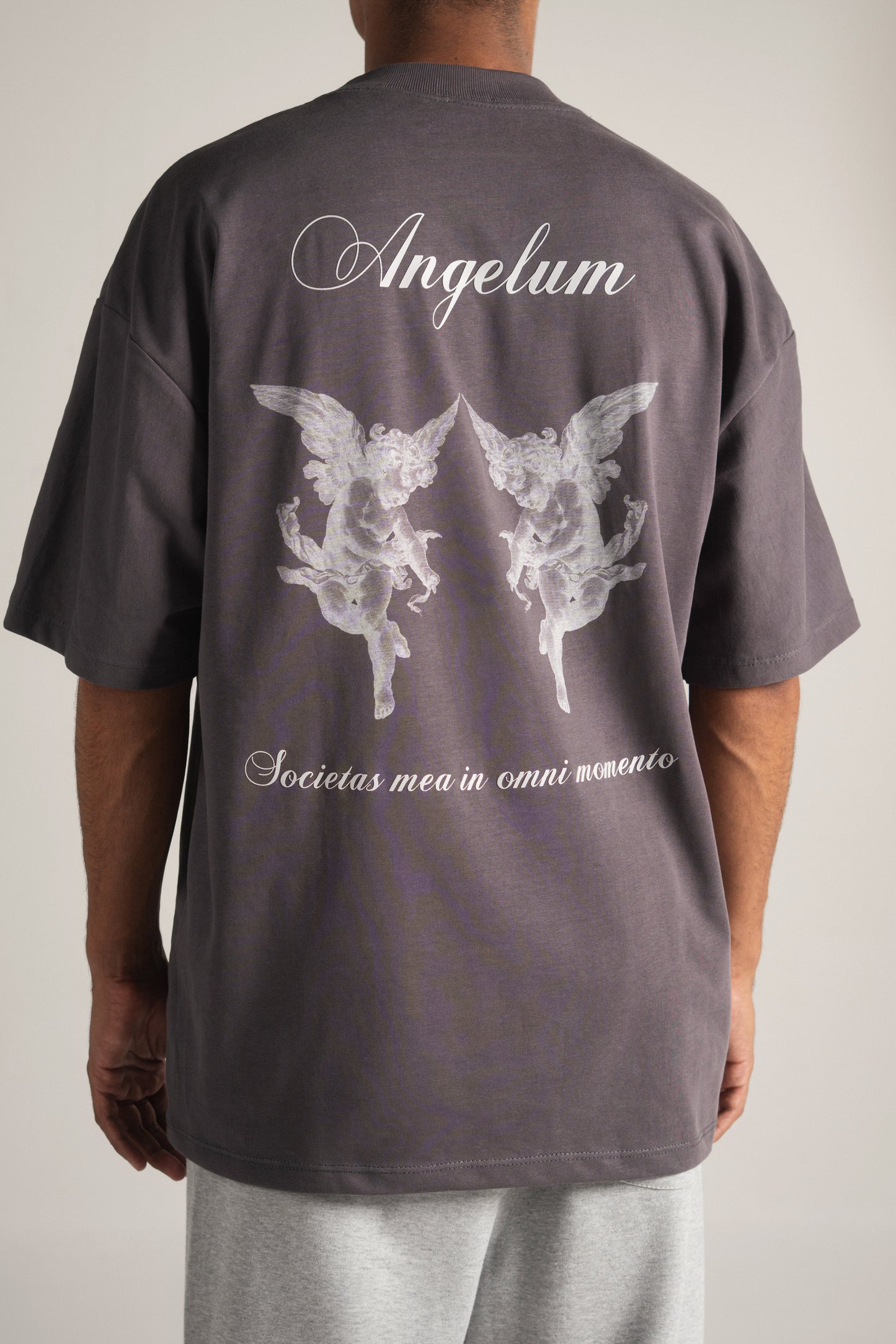 Camiseta Oversize Angelum Infans - Gris Plomo