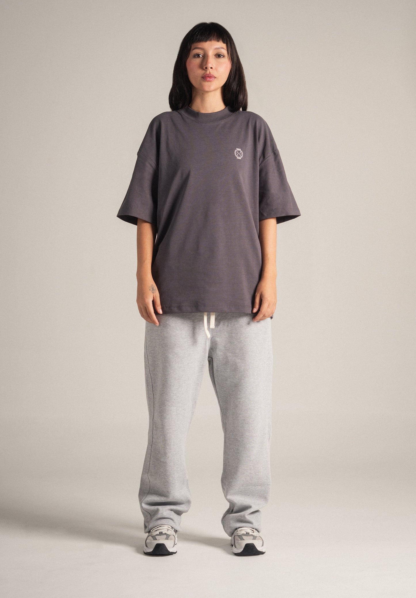 Camiseta Oversize Angelum Infans - Gris Plomo