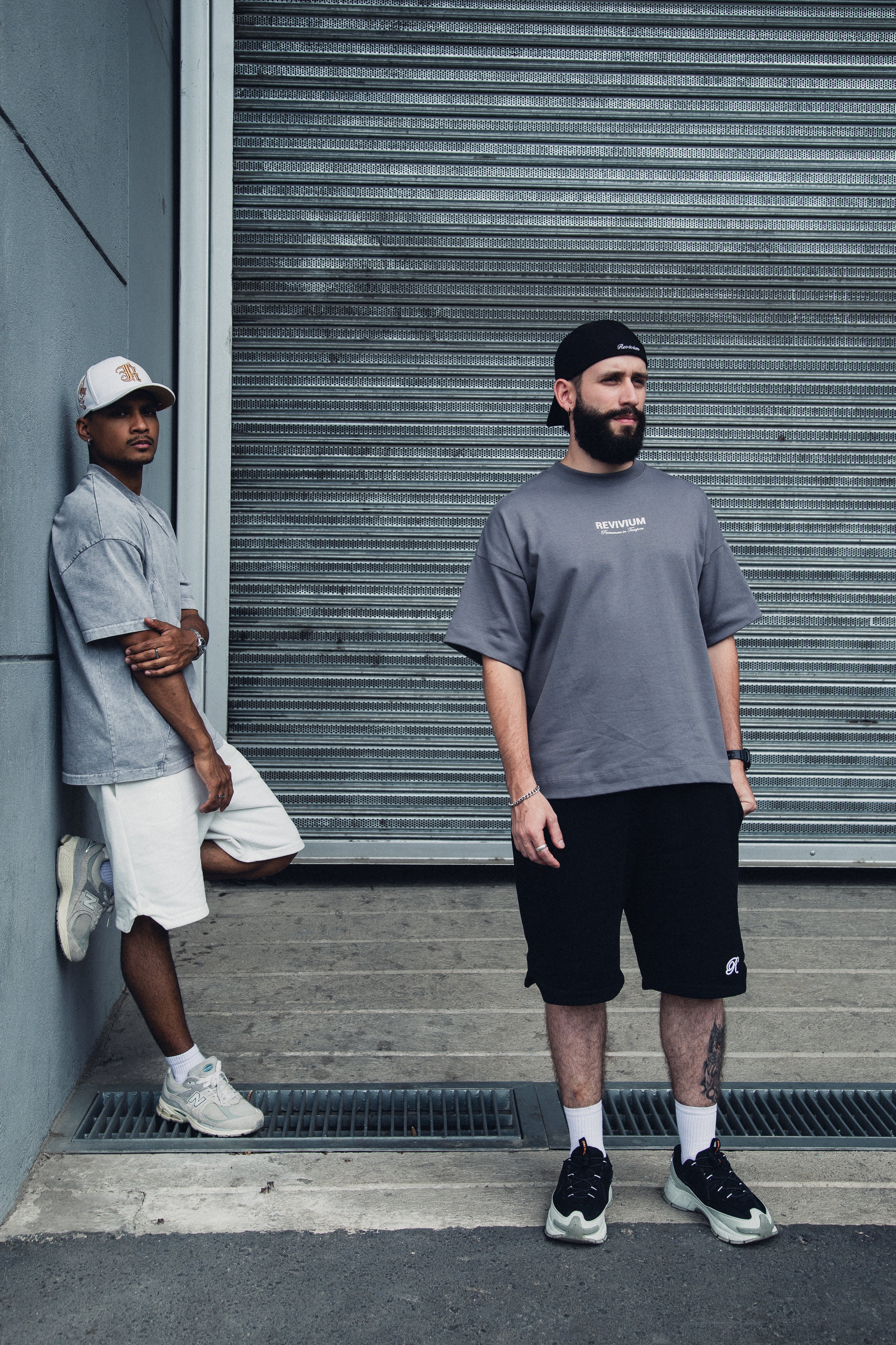 Camiseta Boxy Fit Revivium Project - Gris