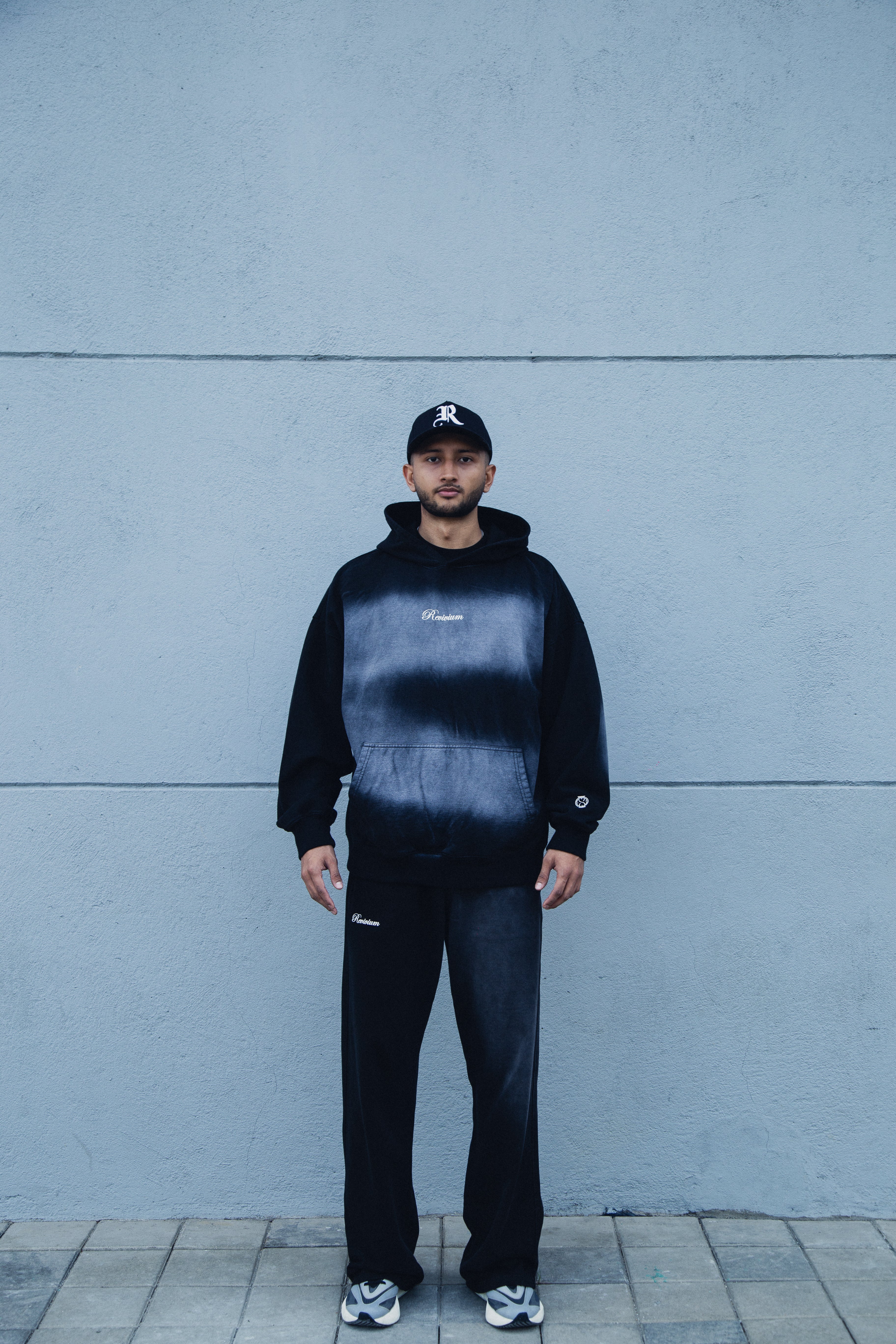Sudadera Clvssic - Negra Washed